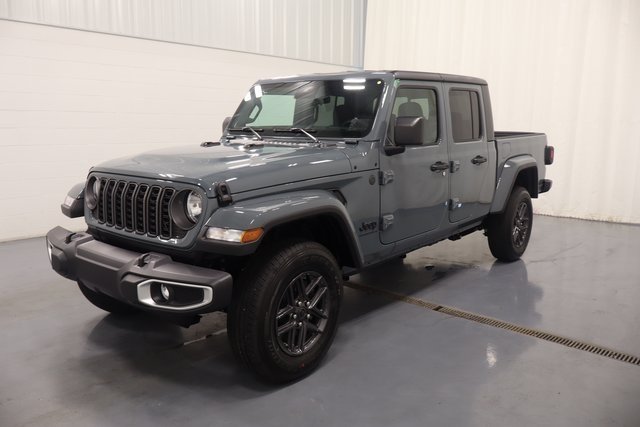 2025 Jeep Gladiator Sport S photo 4
