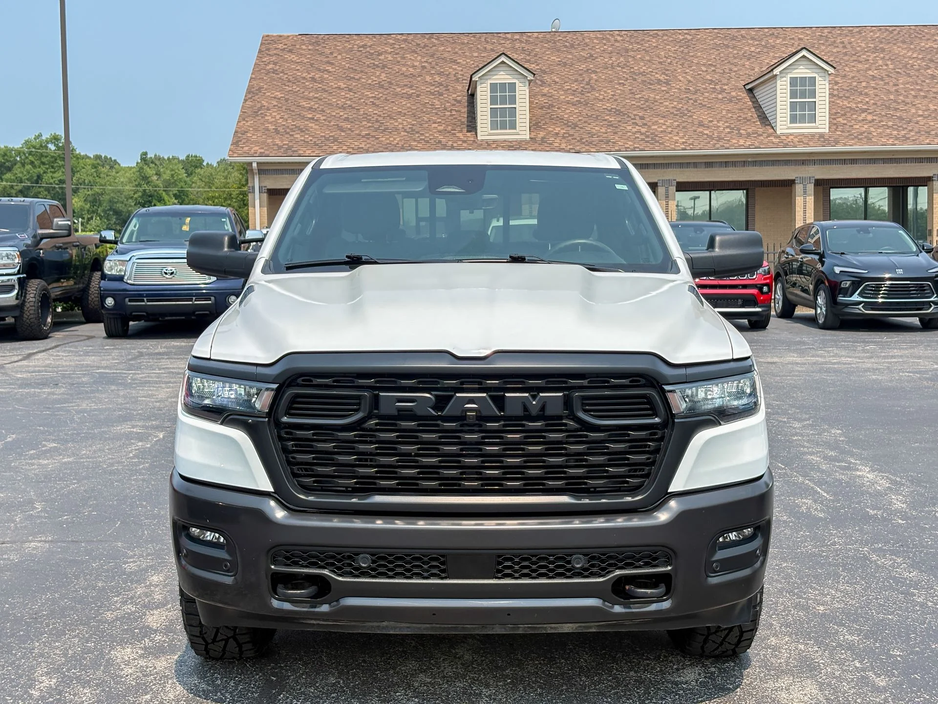 Used 2025 White Ram Warlock image 4