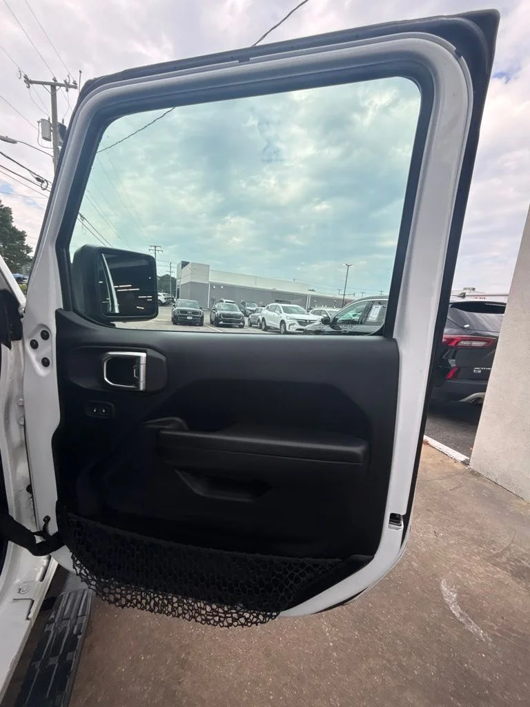 Used 2018 White Jeep Unlimited Sport S image 23