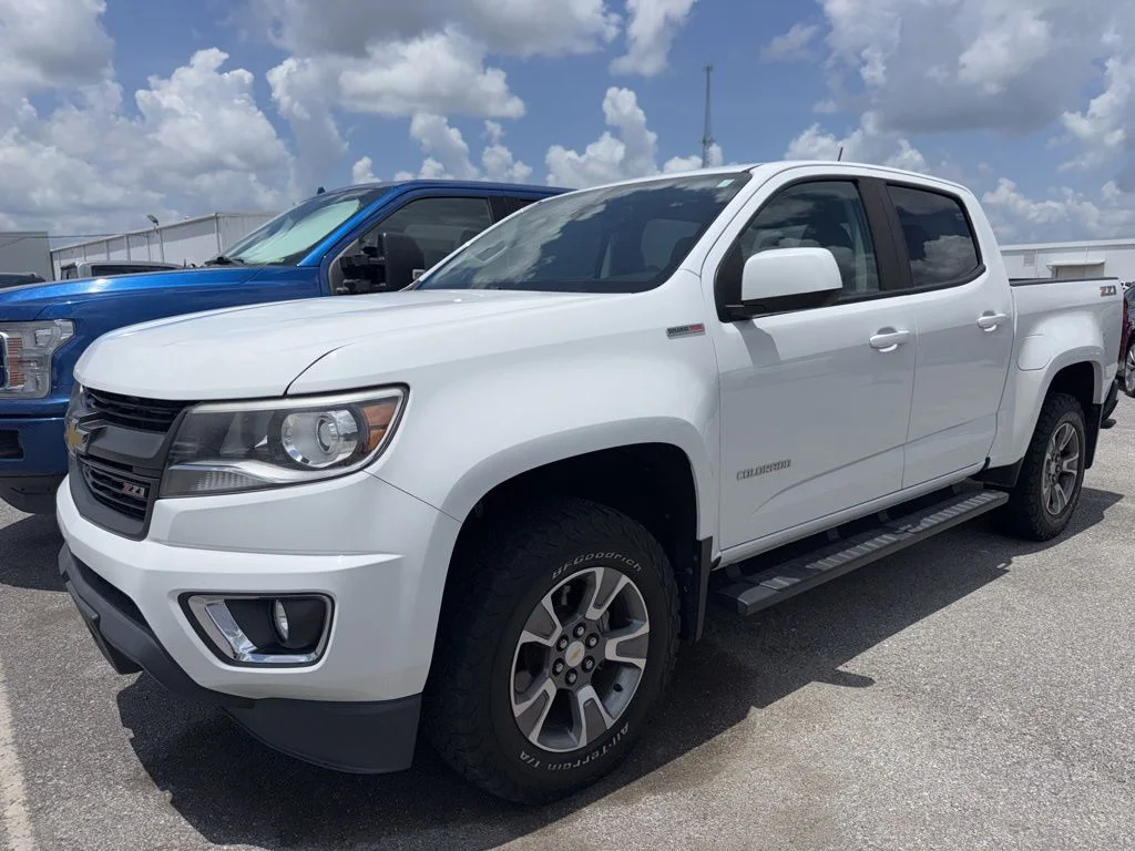 Used 2018 White Chevrolet Z71 image 1