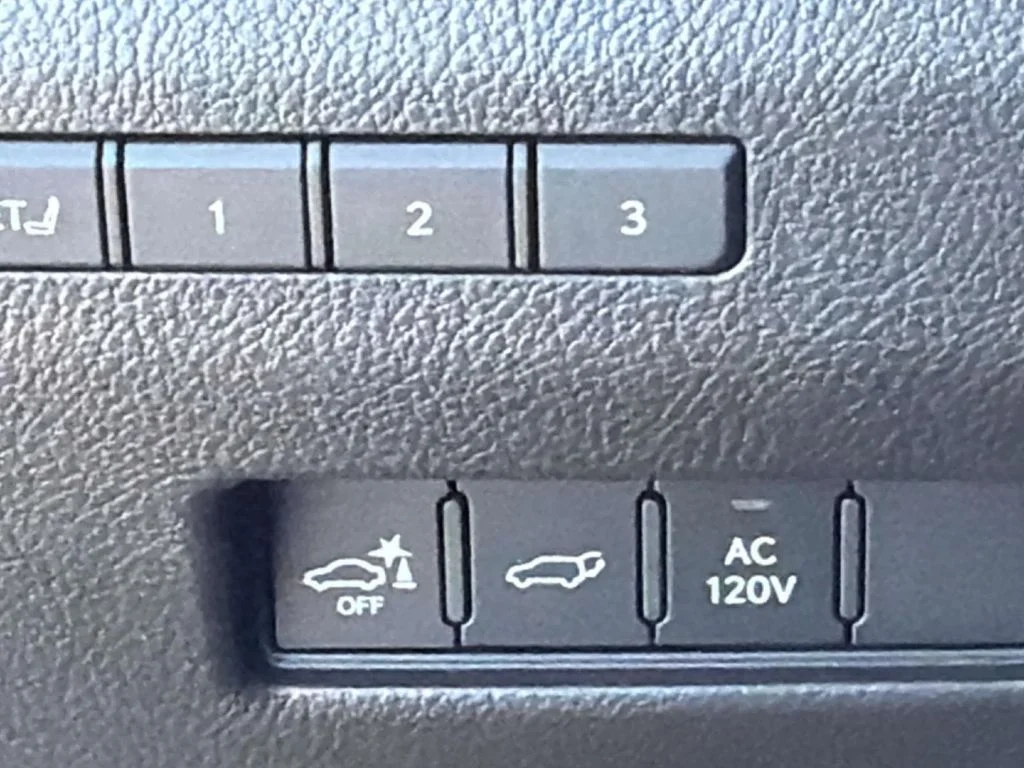 Used 2024 Incognito Lexus Premium+ image 27