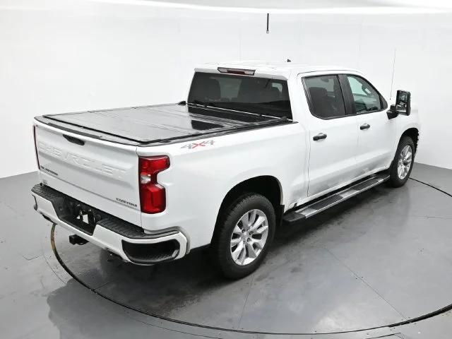 Used 2021 SUMMIT WHITE Chevrolet Custom image 23