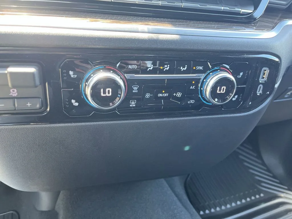 New 2026 Onyx Black GMC Elevation image 19