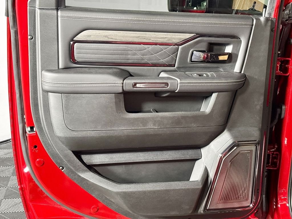 New 2026 Molten Red Pearl-Coat Exterior Paint RAM Limited image 20