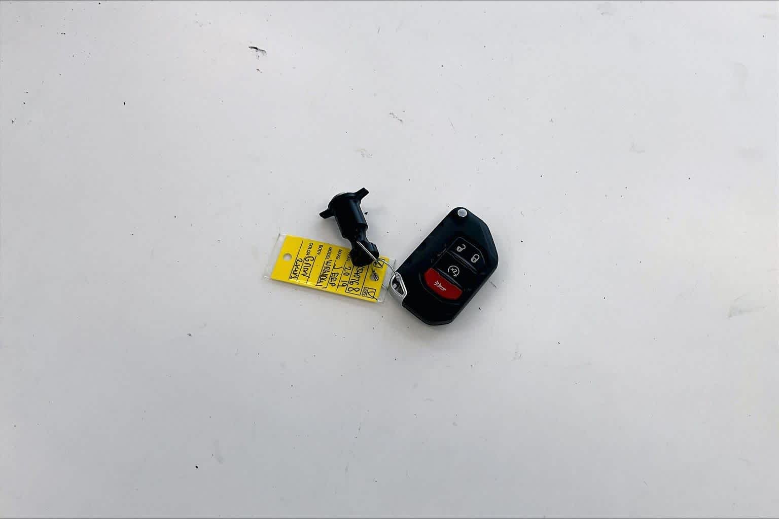 Used 2019 Granite Crystal Metallic Clearcoat Jeep Rubicon image 13