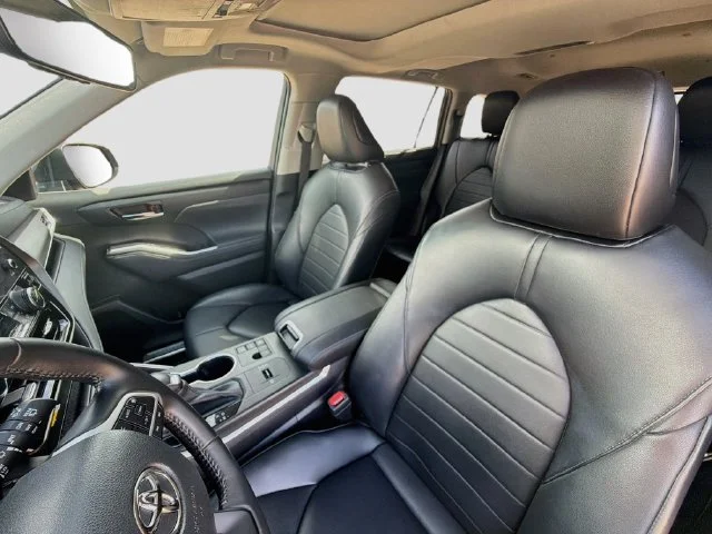 Certified Used 2023  Toyota XLE image 23