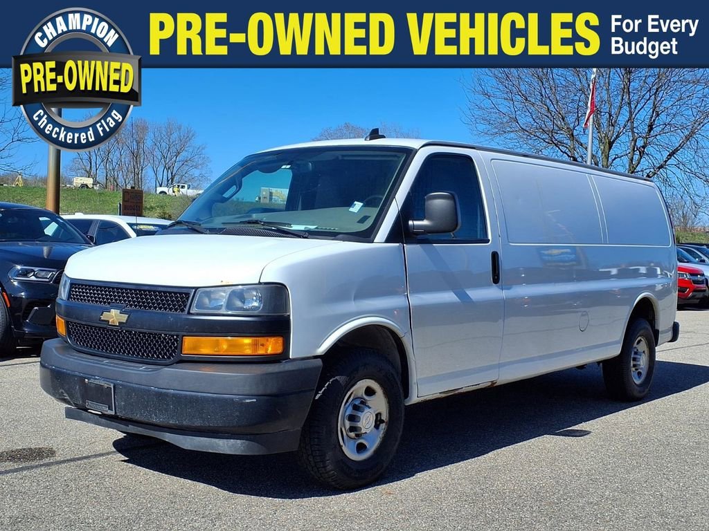 2018 Chevrolet Express 3500 Extended Work Van's photo