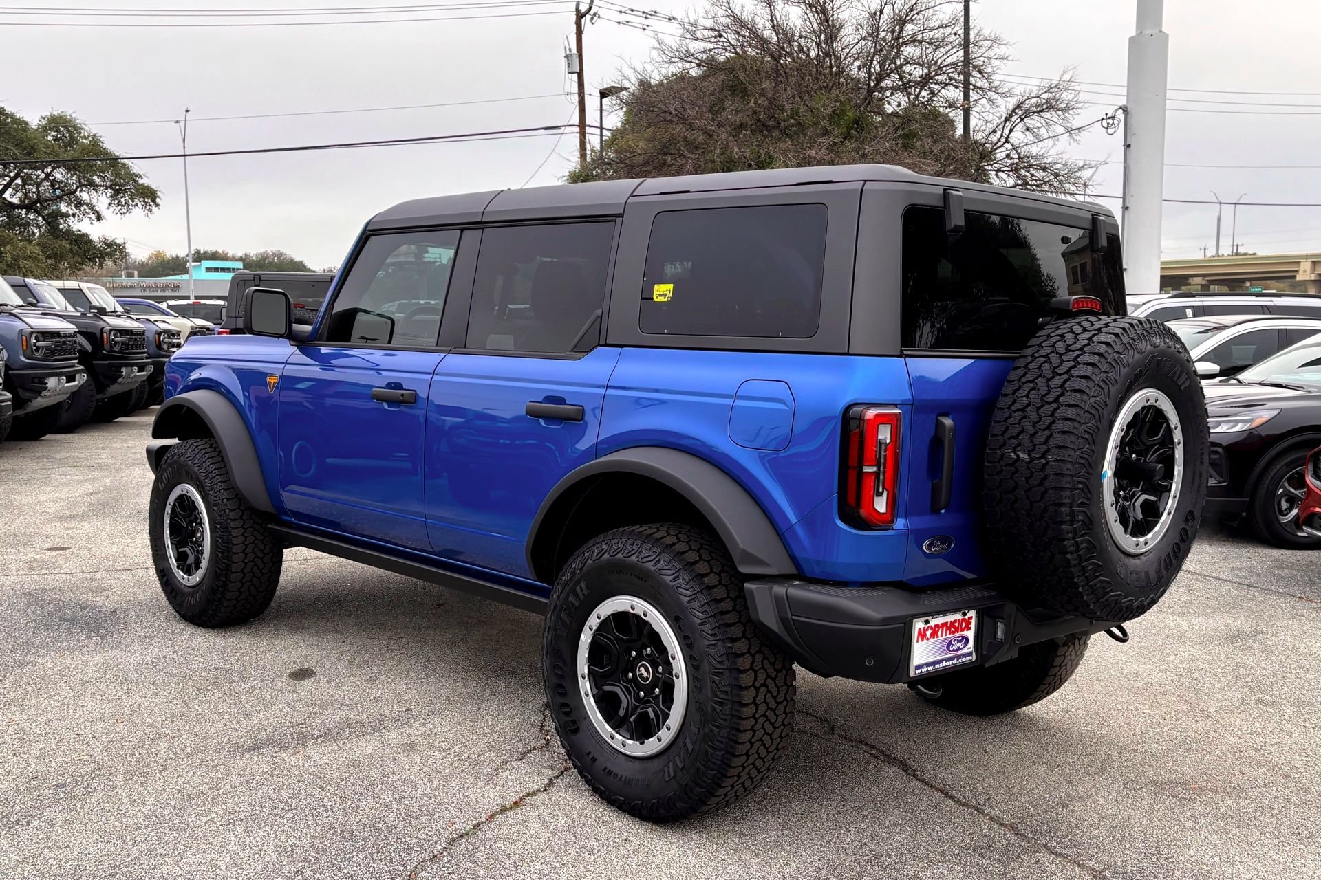 New 2025 Velocity Blue Metallic Ford Badlands image 5