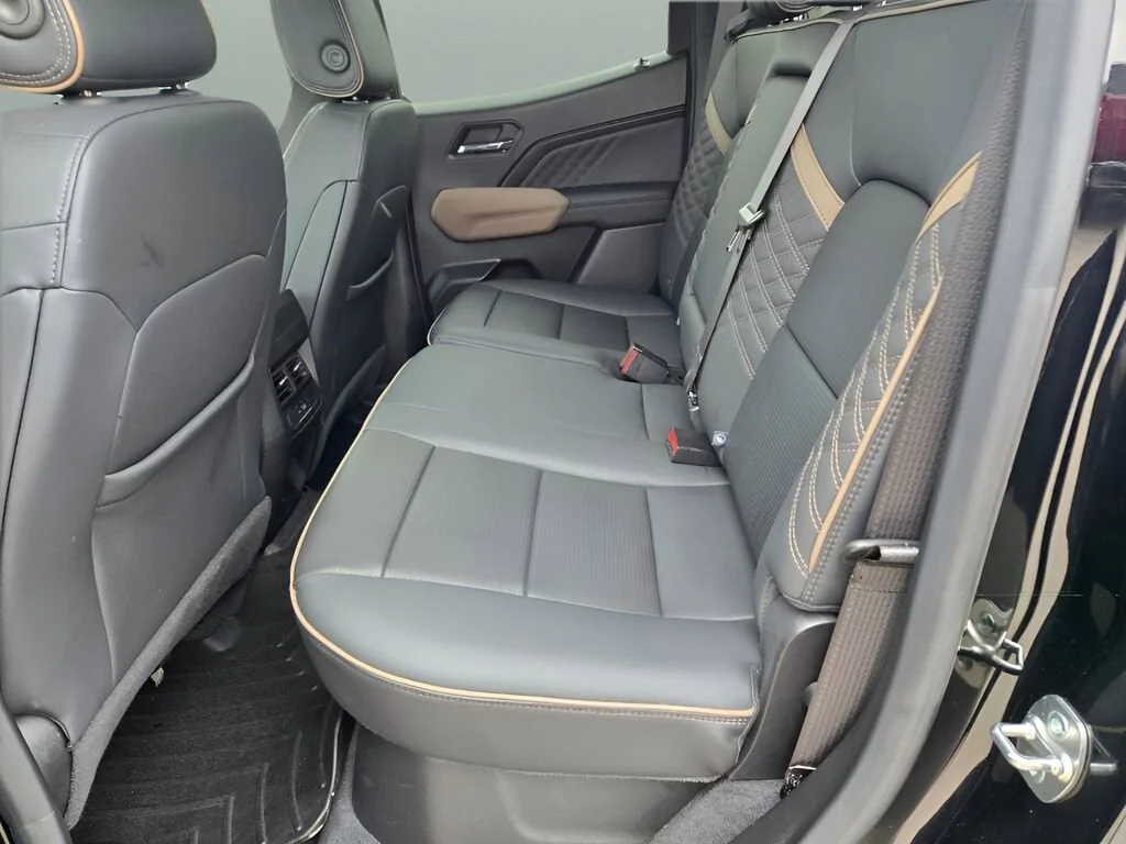 Used 2024 Onyx Black GMC Denali image 22