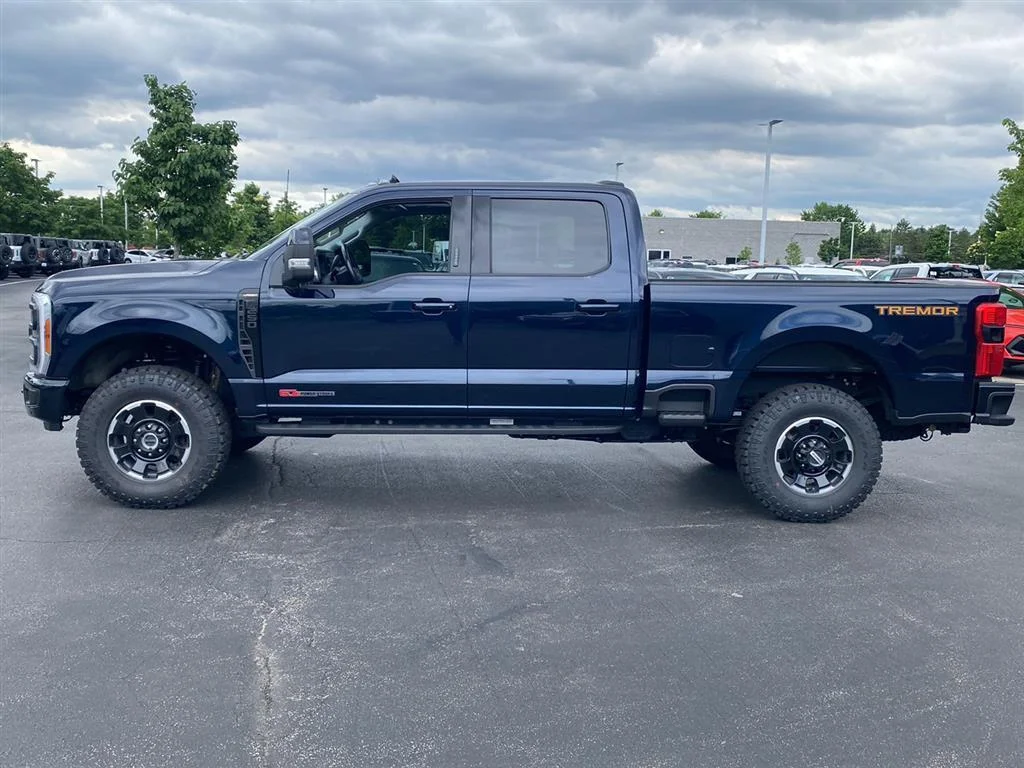 Used 2023 Antimatter Blue Metallic Ford LARIAT image 8
