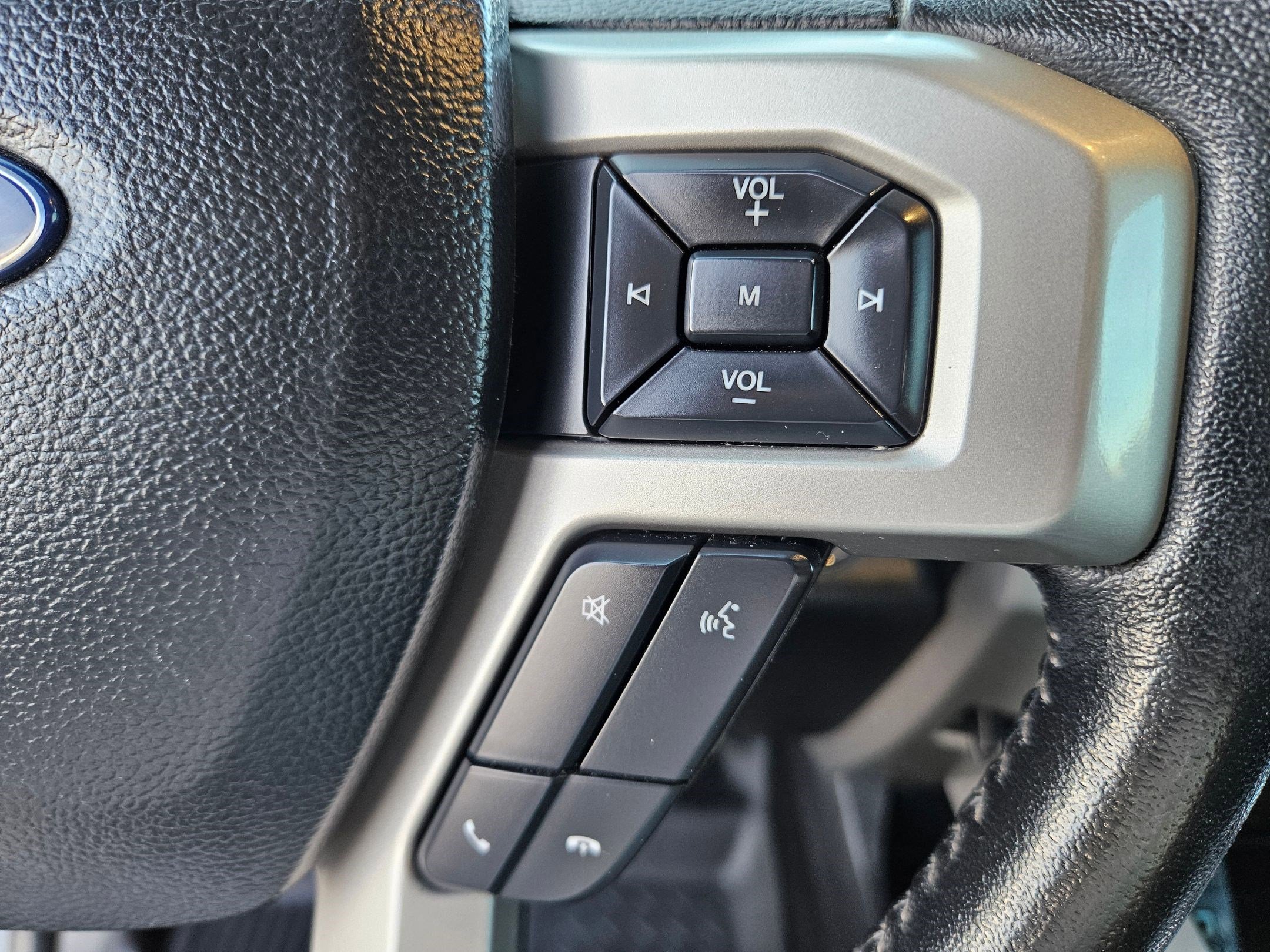 Certified Used 2018 Oxford White Ford LARIAT image 18