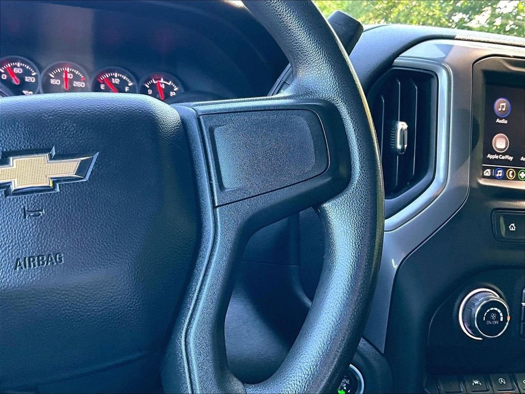 Used 2023 White Chevrolet Custom image 24