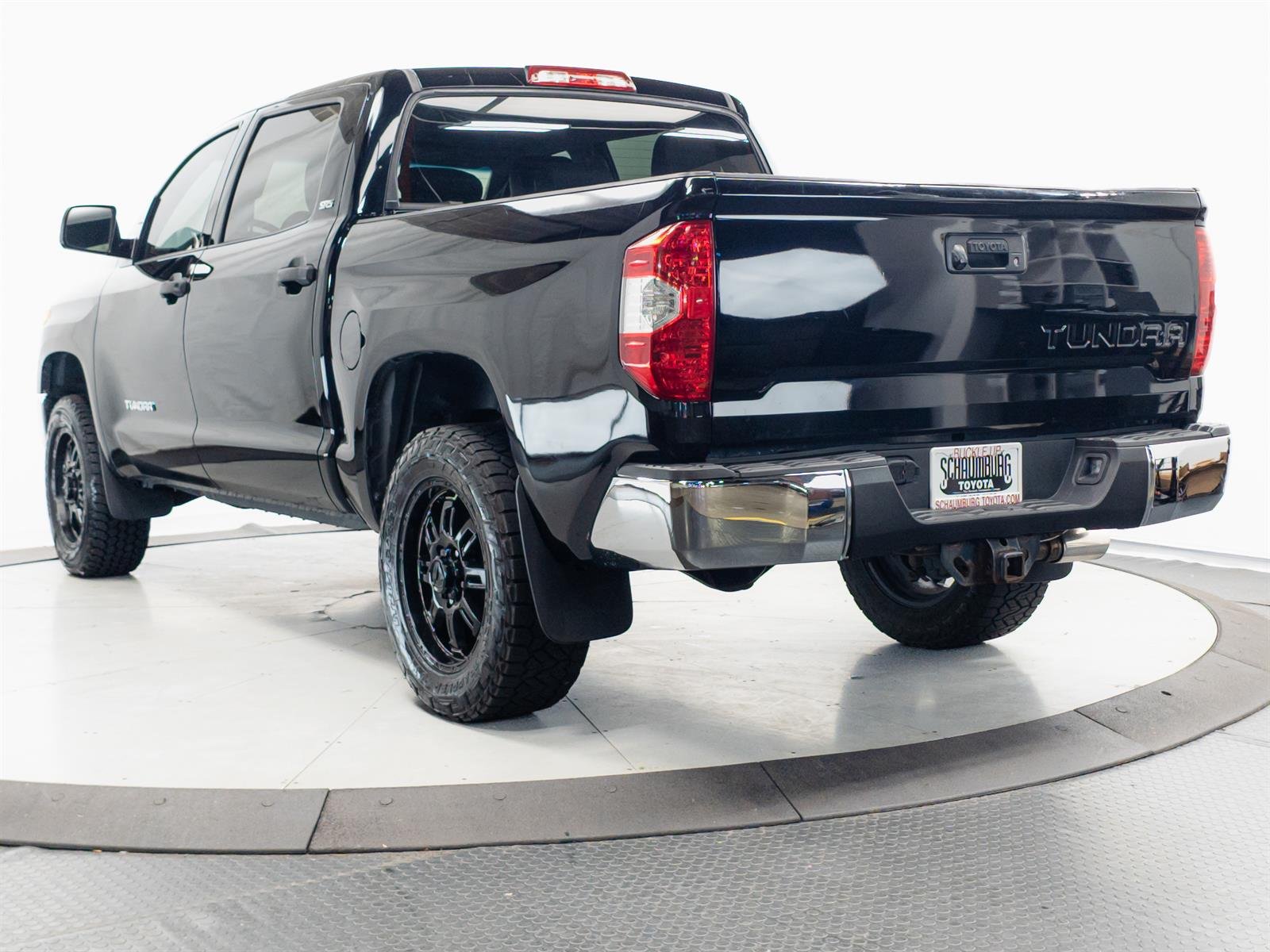 Used 2016 Black Toyota SR5 image 7