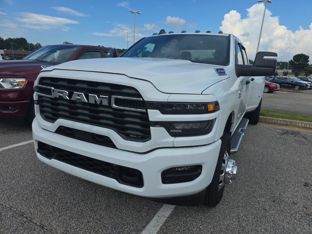 Used 2025 White Ram Big Horn image 6