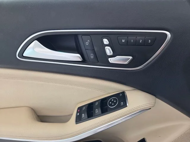 Used 2019 White Mercedes-Benz GLA 250 image 21