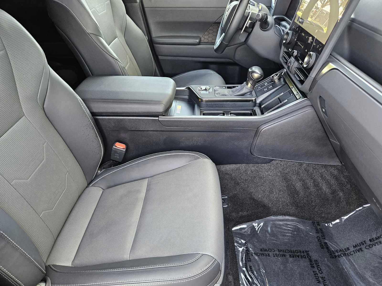Certified Used 2025 NORI GREEN PEARL Lexus Luxury+ image 9