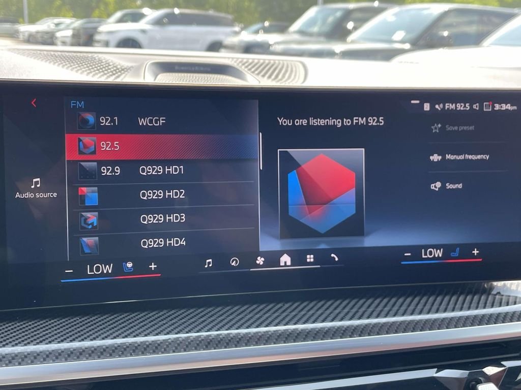 Used 2025 Blue BMW M60i image 27