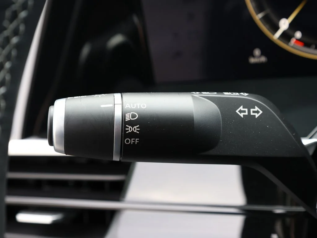 Certified Used 2025 Red INFINITI LUXE image 43