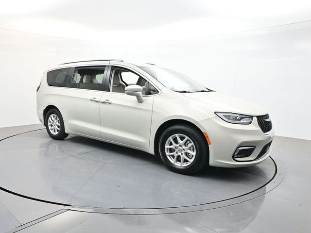 2021 Chrysler Pacifica Touring L's photo