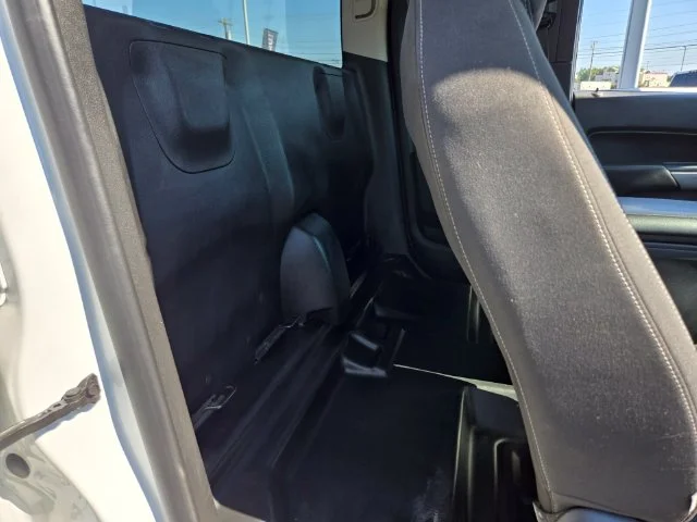 Used 2022 White Chevrolet LT image 17