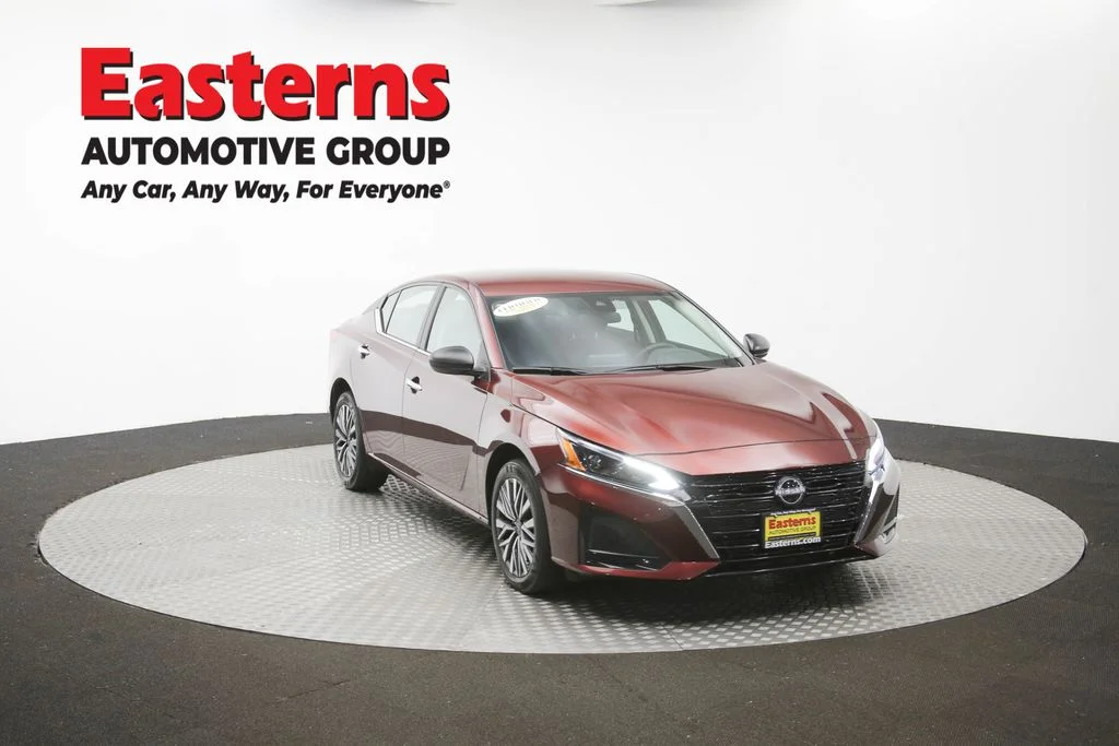 Used 2025 Red Nissan 2.5 SV image 46