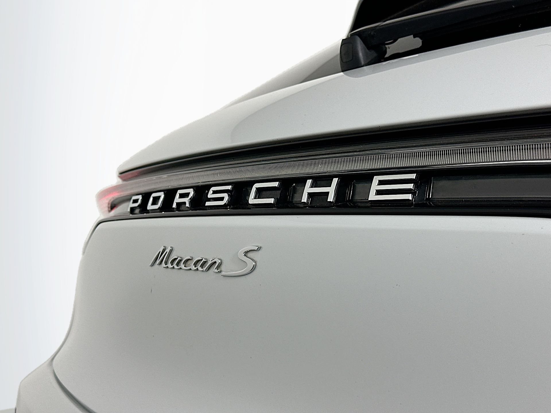 2024 Porsche Macan S - Photo 17