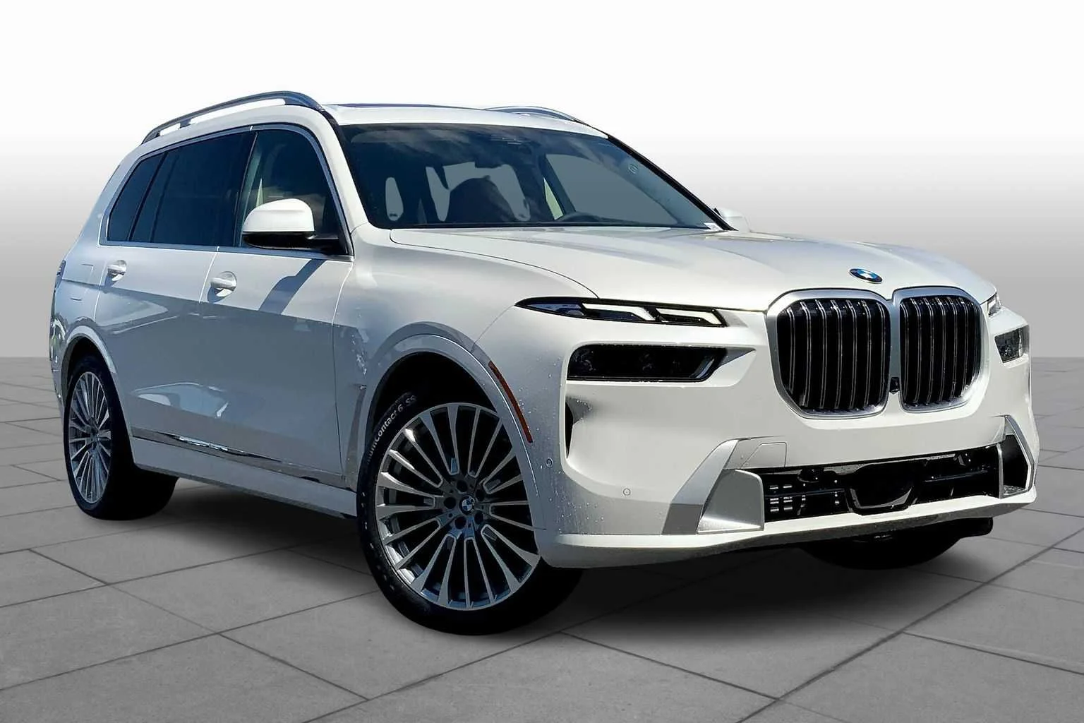 New 2026 Mineral White Metallic BMW xDrive40i image 2
