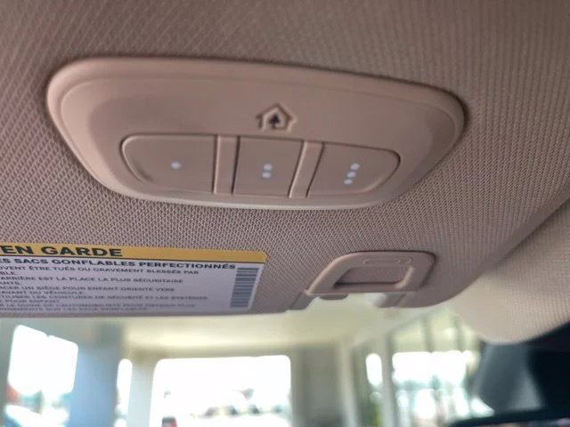 Used 2021  Jeep Limited image 30