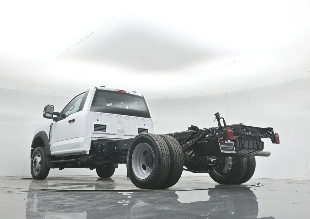 New 2026 Oxford White Ford XL image 39
