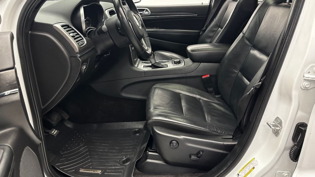 Used 2018 White Jeep Limited image 11