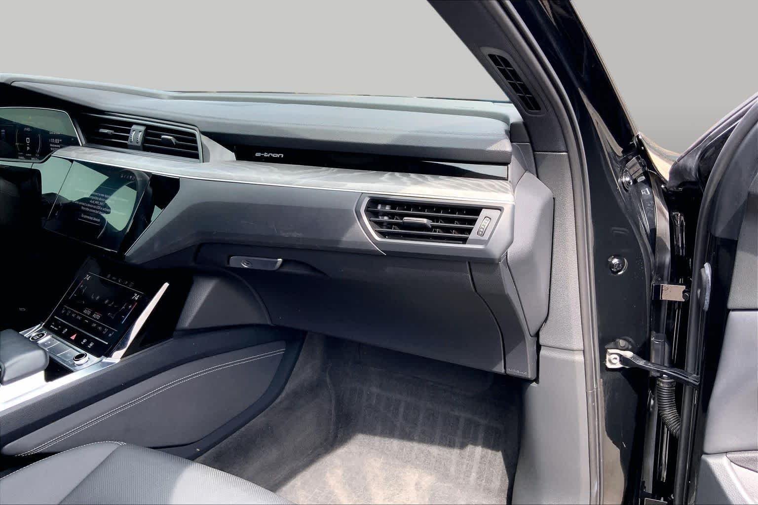 Used 2022 Brilliant Black Audi Premium Plus image 18