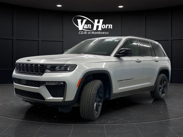 New 2026 Silver Zynith Exterior Paint Jeep Limited image 3
