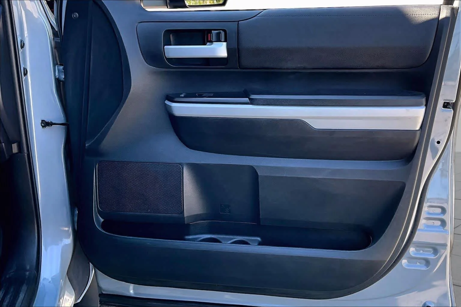 Used 2018 Cement Toyota SR5 image 24