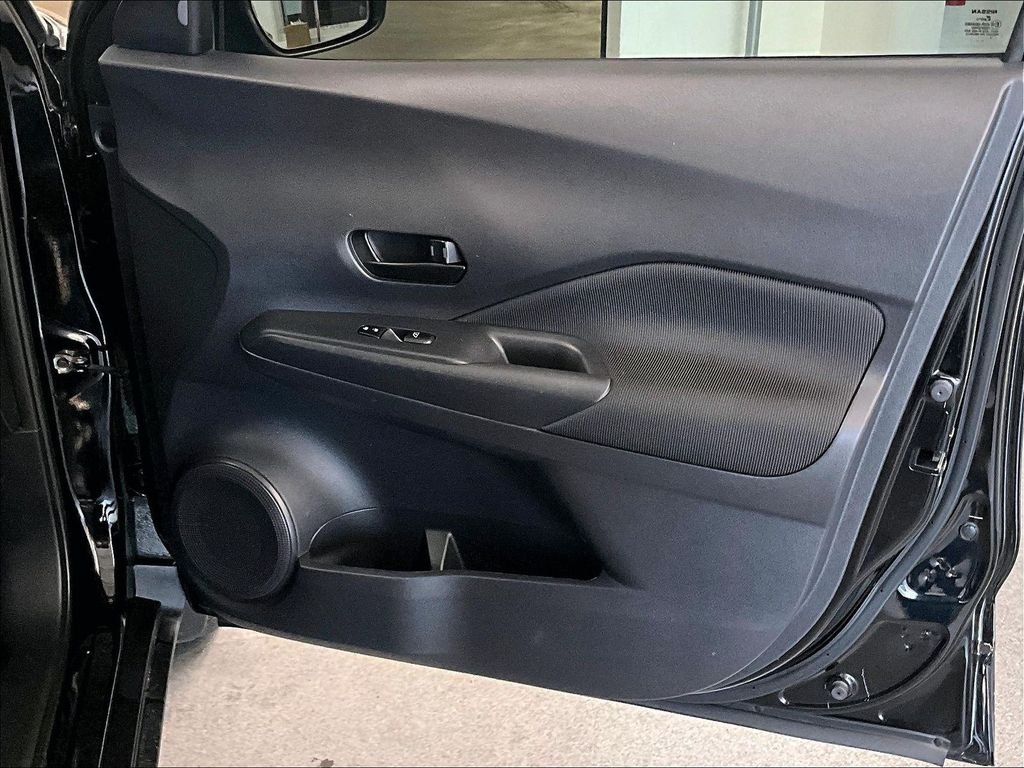 Used 2022 Super Black Nissan S image 12
