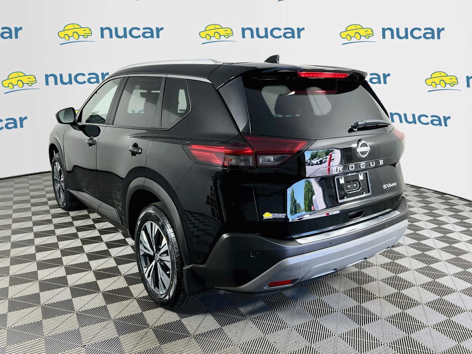 Used 2023 Super Black Nissan SV image 5