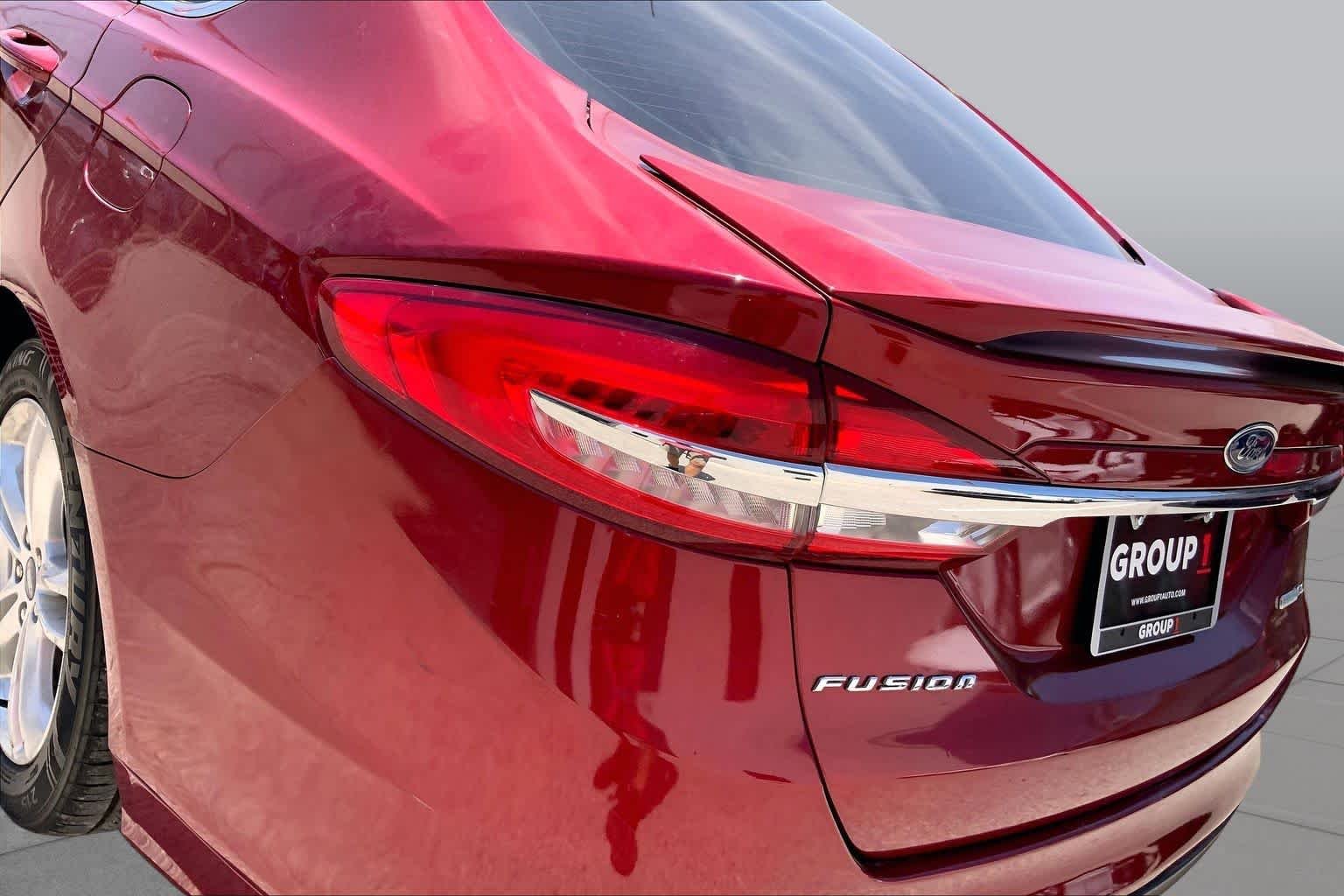 Used 2018 Ruby Red Metallic Tinted Clearcoat Ford SE image 27