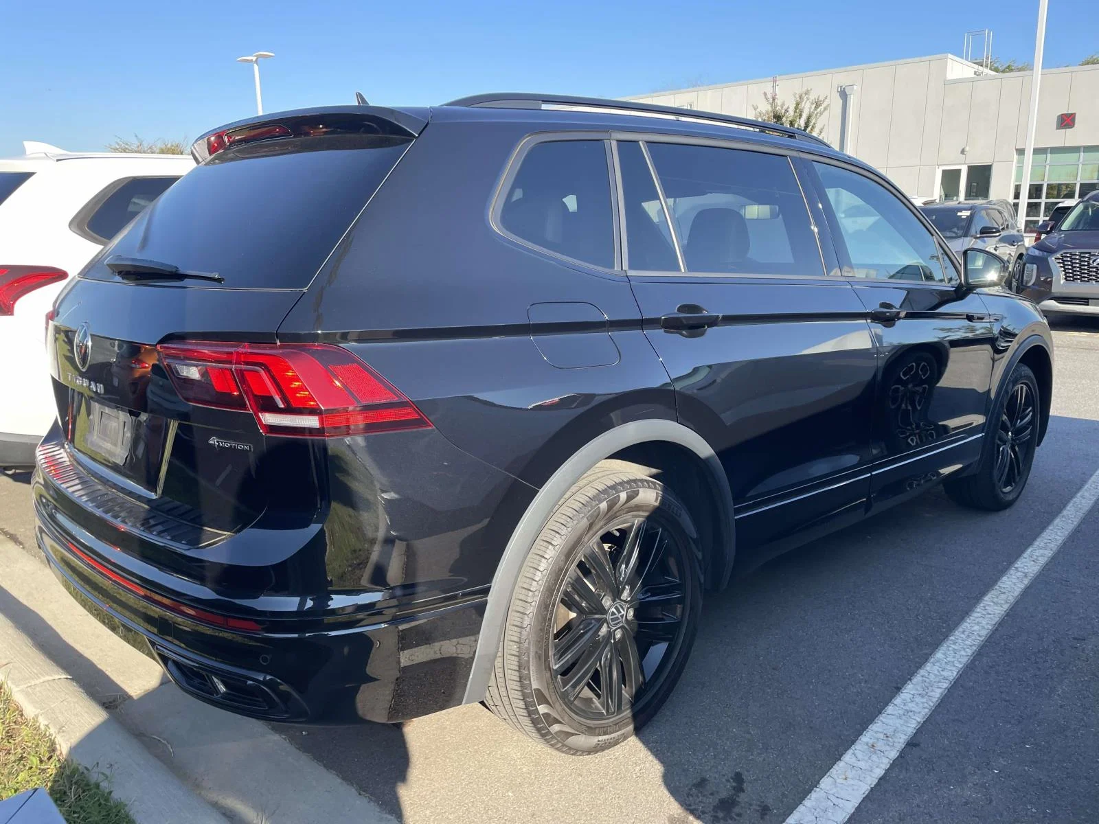 Used 2022 Deep Black Pearl Volkswagen SE R-Line Black image 4