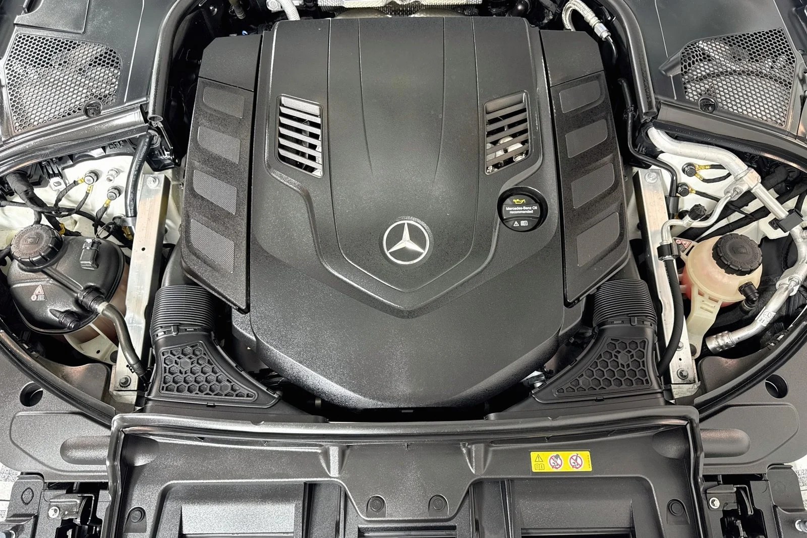 Used 2023 Manufaktur Diamond White Mercedes-Benz S 580 image 29