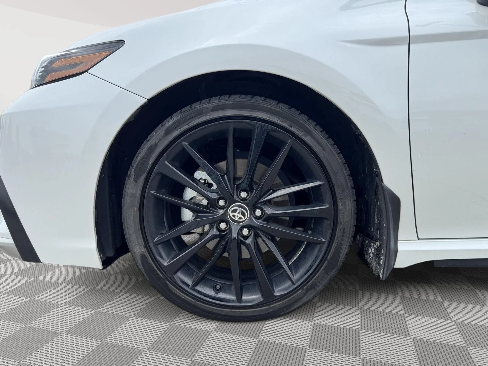 Used 2023 Wind Chill Pearl Toyota XSE image 17