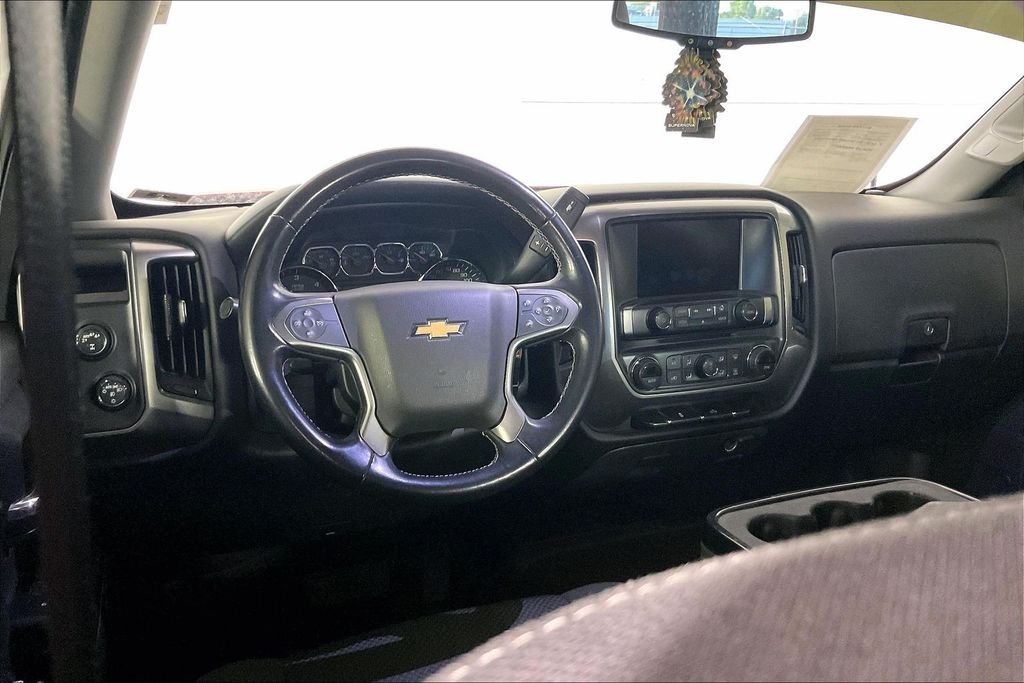 Used 2018 Red Chevrolet LT image 4