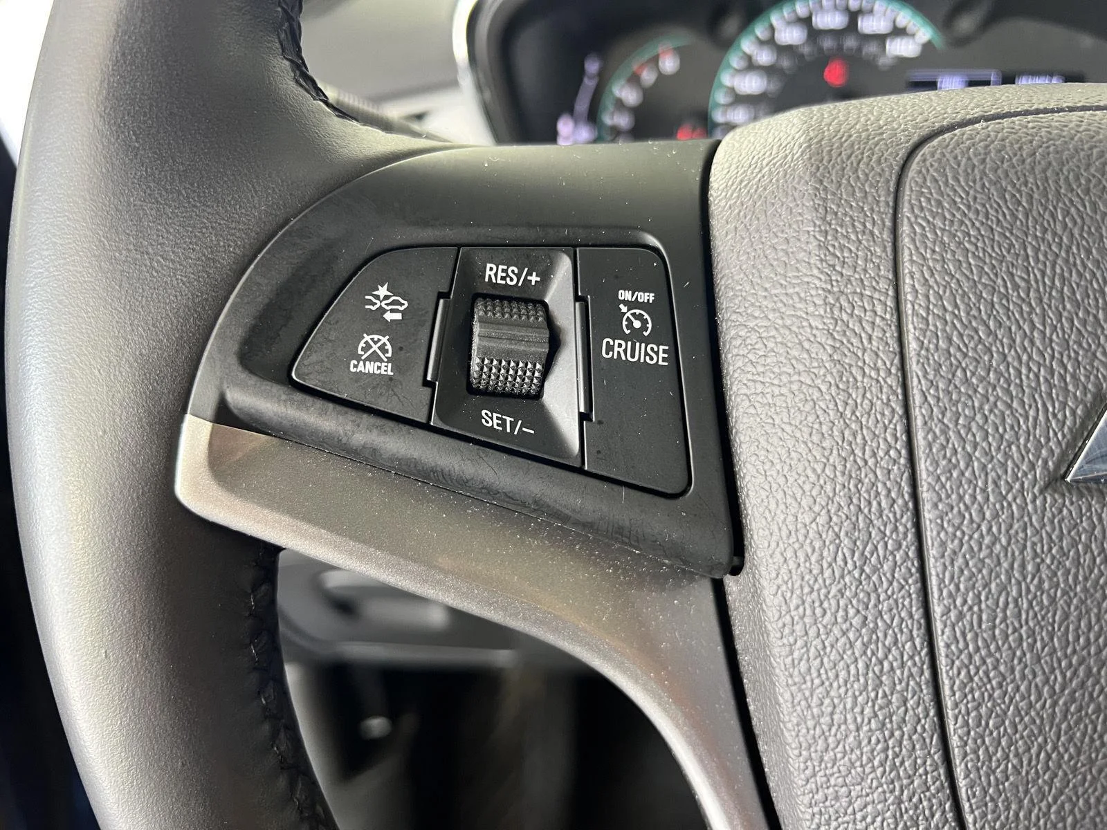 Used 2019 Pacific Blue Metallic Chevrolet Premier image 8