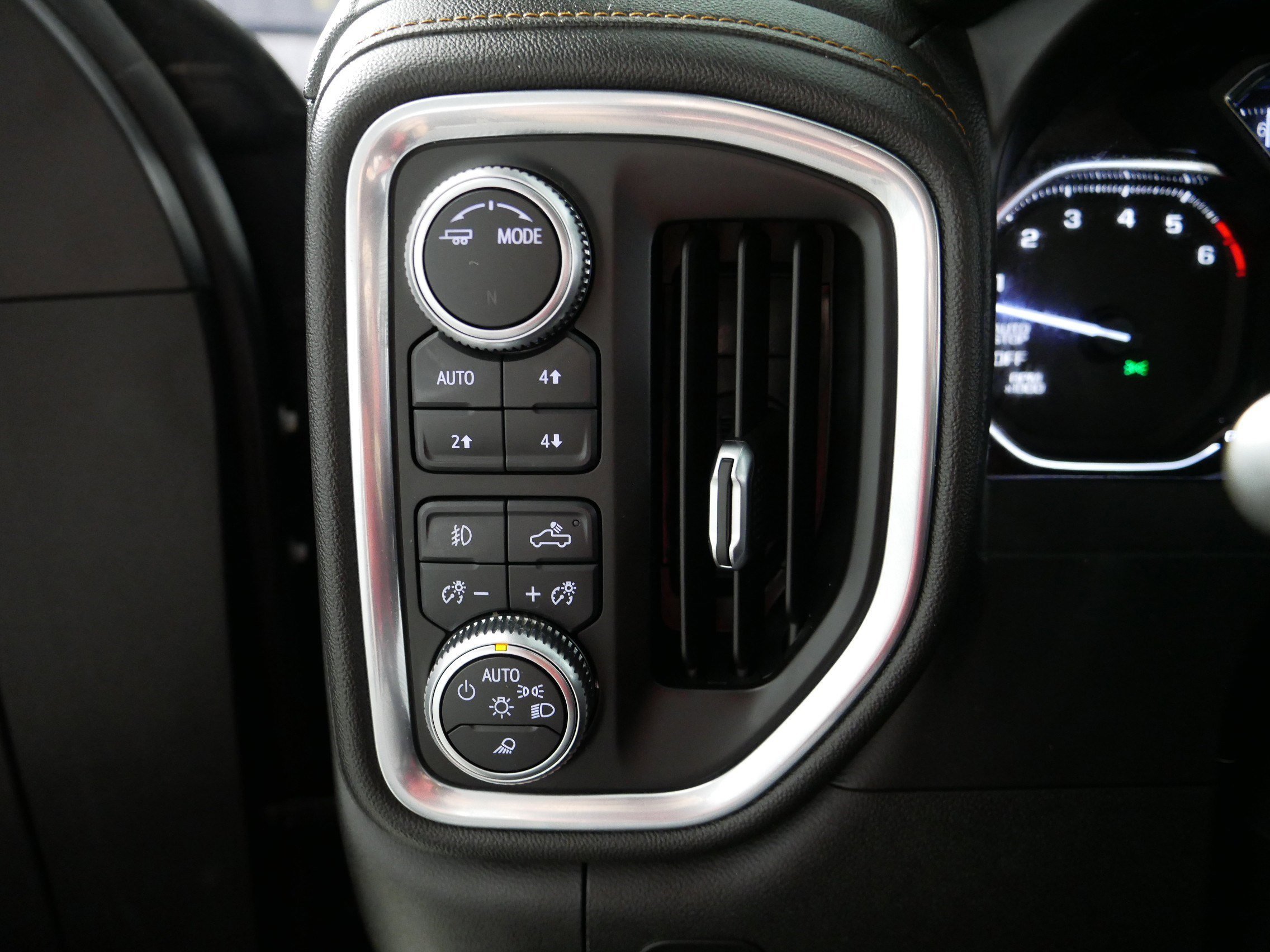 Used 2021 Black GMC AT4 image 26