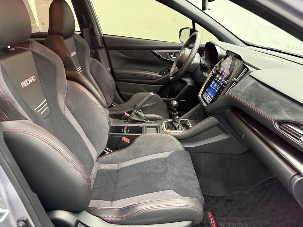 Used 2024 Ice Silver Metallic Subaru TR image 31