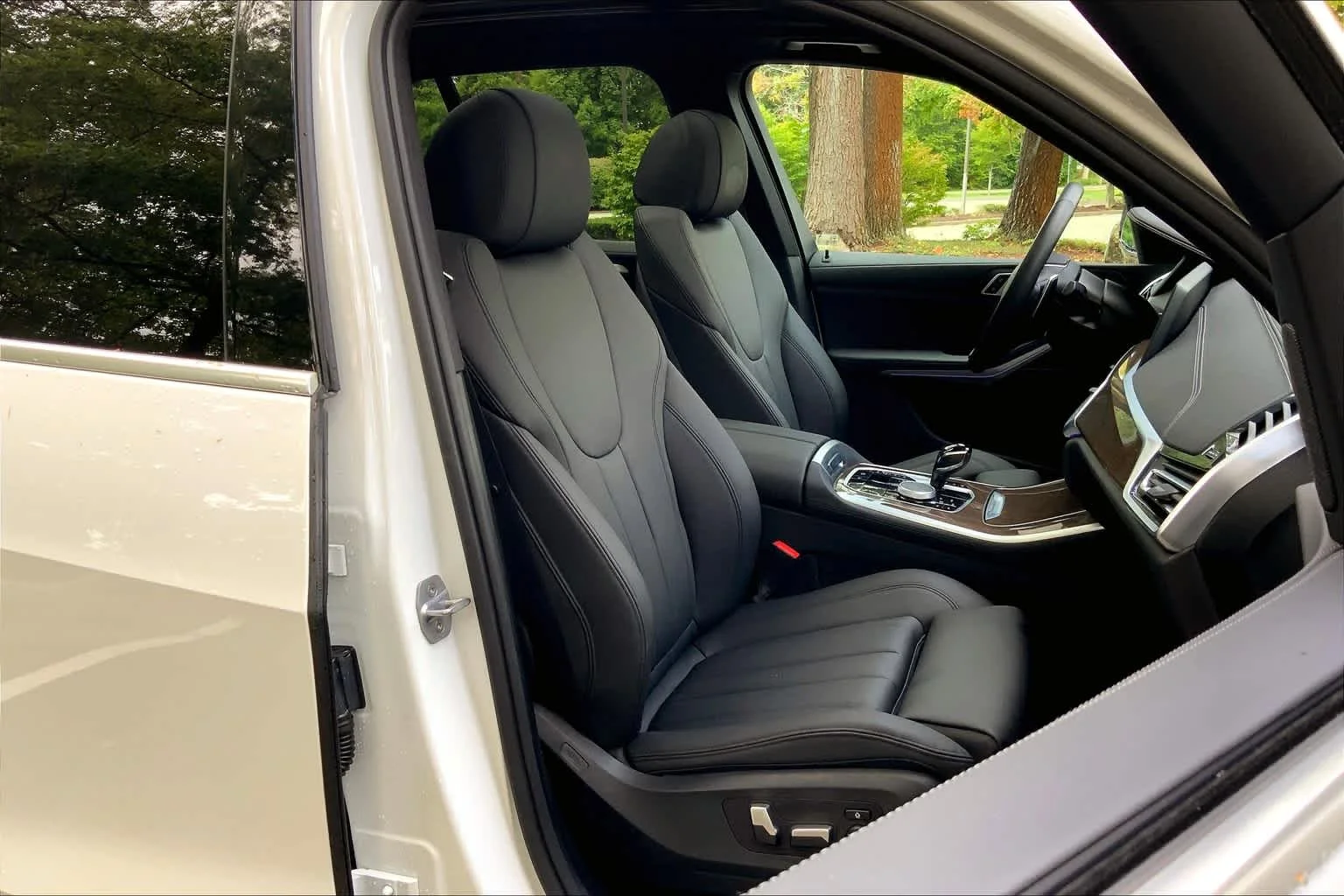 Used 2020 Alpine White BMW xDrive40i image 7