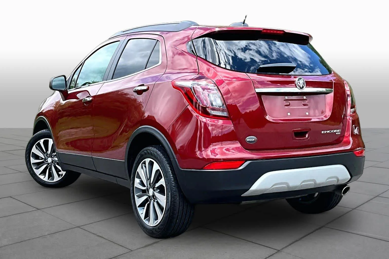 Used 2022 Cinnabar Metallic Buick Preferred image 12