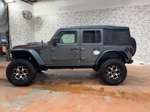Used 2021 Granite Crystal Metallic Clearcoat Jeep Unlimited Rubicon image 4