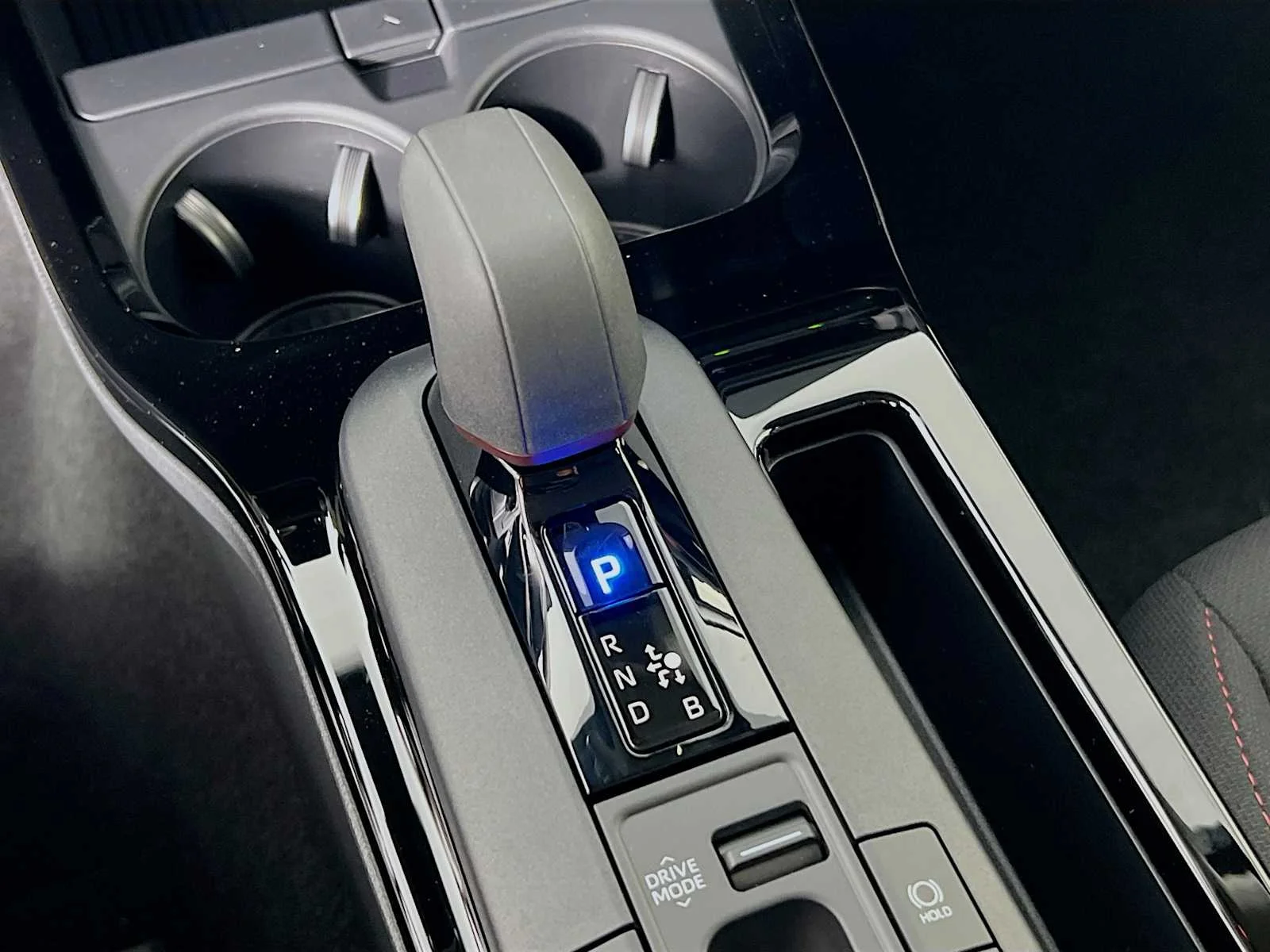 2026 Toyota Prius Plug-In Hybrid — photo 12