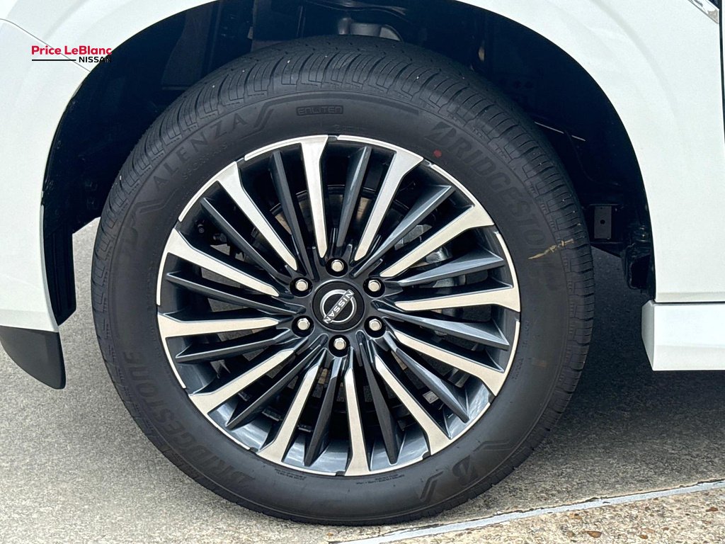 New 2026 Everest White TriCoat / Super Black Two-tone Nissan Platinum Reserve image 4