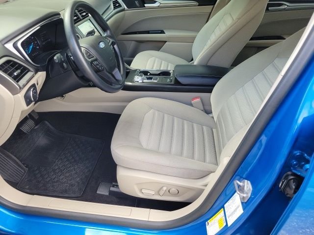 Used 2019 Blue Ford SE image 10