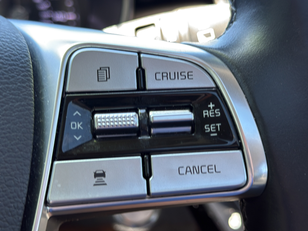 Used 2021 Green Kia EX image 19